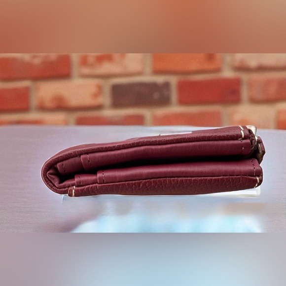 Genuine Leather Women’s Burgundy Soft Bi Fold Wallet Zip Closure 16 CC Slips - Picture 9 of 13